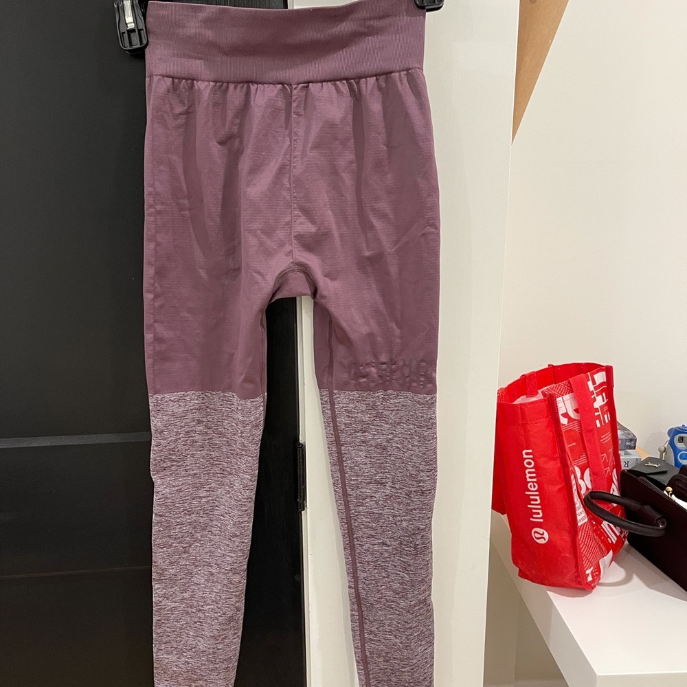 GYM SHARK LEGGINGS